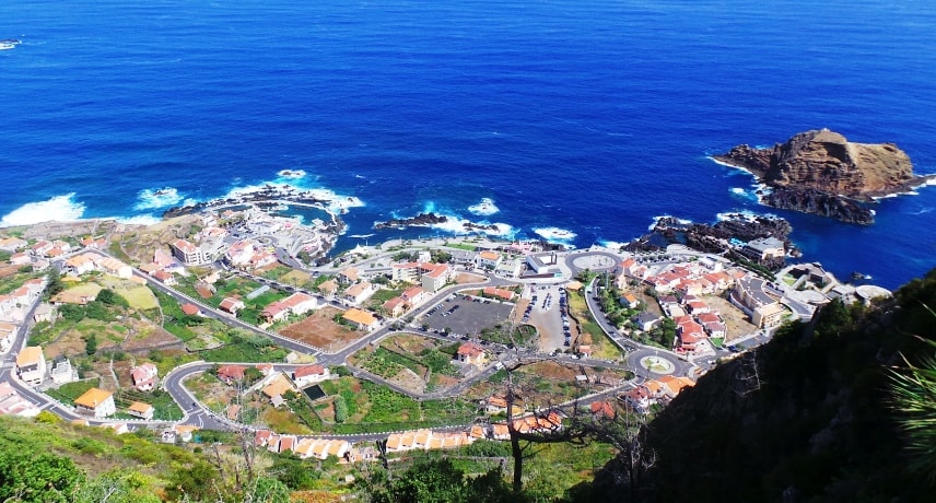Municipio do Porto Moniz na Ilha da Madeira